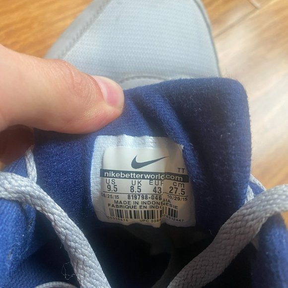 Nike Air Max Shoes - Picture 4 of 5